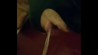 Mascarado bebendo mijo (piss)